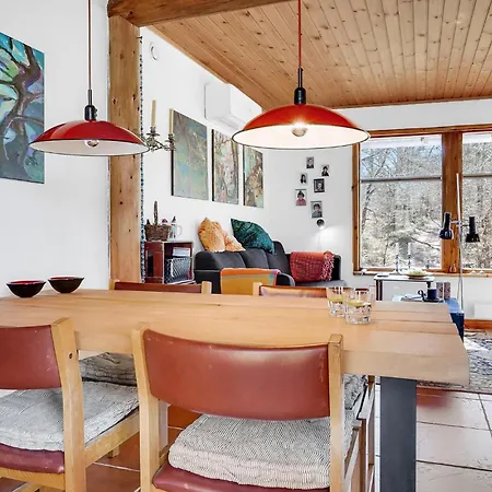 2 Bedroom Amazing In Semesterbostad *