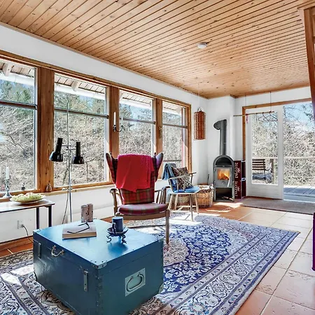 2 Bedroom Amazing In Semesterbostad *